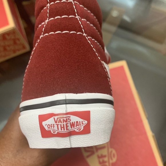 VANS - Picture 4 of 5